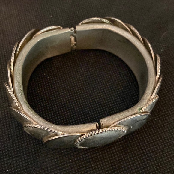 Vintage Mexican Silver circulars Hinged Bracelet bangle - Picture 6 of 9